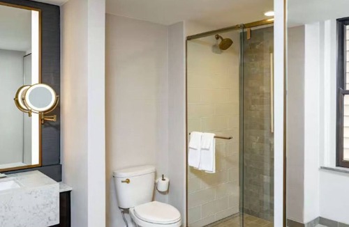Downtown Des Moines Hotel | Historic Elegance in Downtown Des Moines Surrounded by Events and Attractions