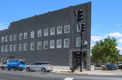 Conway House | Historic Elegance Loft in Downtown Conway