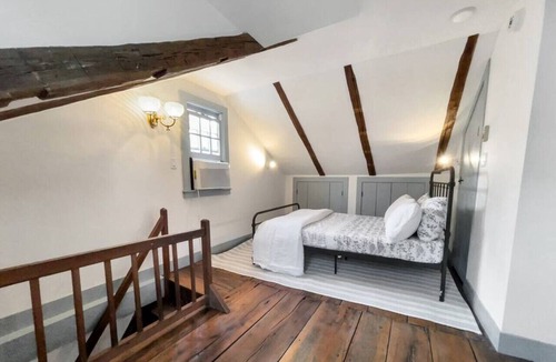 West Cornwall House | Historic Estate - 5 min to Mohawk Mt Ski Resort
