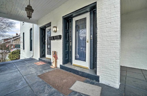 Erie Apartment | Historic Family Home 2 Mi to Lake Erie & Zoo!