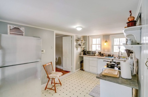 South Lee House | Historic Family Retreat on the AT & Housatonic!