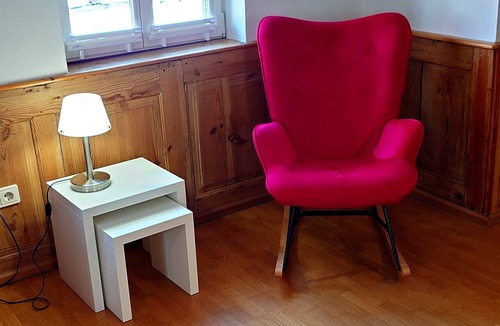 Rhodt unter Rietburg House | Historic farmhouse in the village center. Family-friendly. Pet friendly!