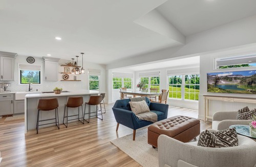 Hamilton House | Historic Farmhouse with Pool & Hot Tub in Wine Country, Near Washington, DC
