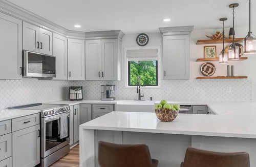 Hamilton House | Historic Farmhouse with Pool & Hot Tub in Wine Country, Near Washington, DC