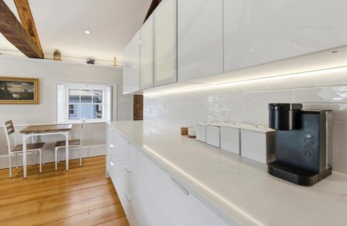 Marblehead Apartment | Historic flat - Old Town - 5 min to Salem, beach