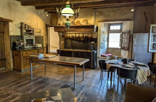 Beaulieu-sur-Sonnette Cottage | Historic Prioress Lodge: Luxury, Fireplace, Garden, WiFi, Near Pool, Baby Gear, Pets Welcome