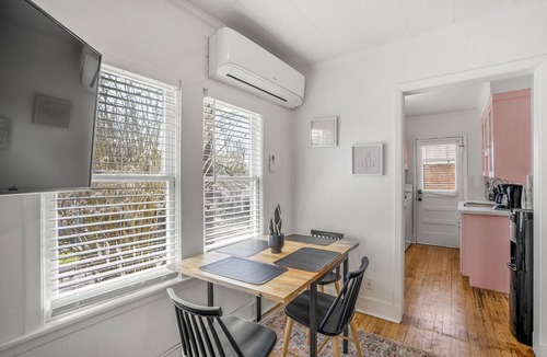 Greater Heights Apartment | Historic Heights Boss Babe - 5 km from MAJOR INTERNATIONAL SPORTING EVENT Fest