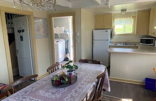 Twillingate House | Historic Hillside Vacation Home