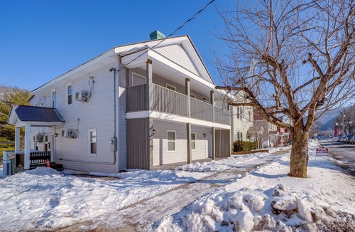 Bellepoint Apartment | Historic Hinton Gem: Walkable Luxury Near Dtwn!