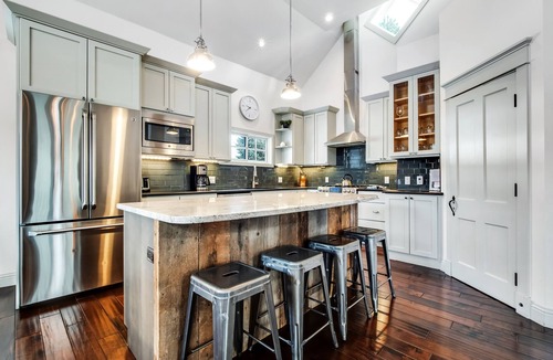 Historic District House | Historic Home Fully Restored With All New Modern Decor