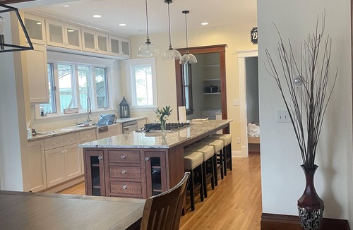 Storm Lake House | Historic home near lake, parks and BVU! Perfect for summer vacay and reunions!