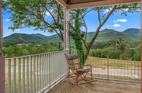 Bulga House | Historic Hunter Valley bush retreat with valley views& slow weekends by the fire