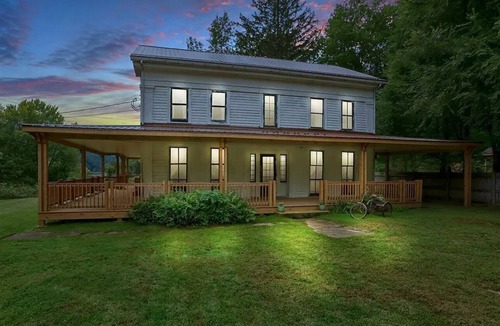 Tionesta House | Historic Hunter’s Haven, Waterfront Gem in Tionesta. Float, fish and relax here.