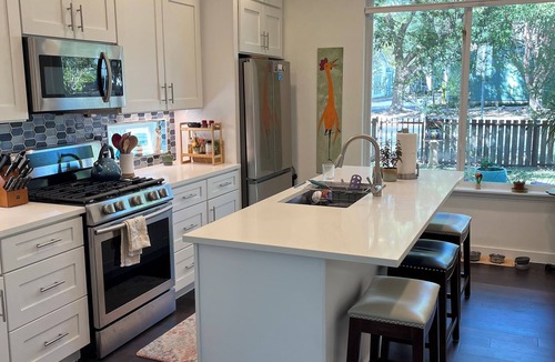 Hancock House | Historic Hyde Park Retreat – Classic Austin Living