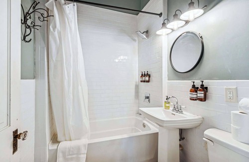 Treme Bed & Breakfast | Historic Manor, Steps from French Quarter 9br/3ba