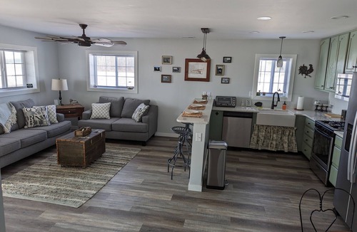 Acton House | Historic Meadowdale Farm - Barn Stay in Rural Setting