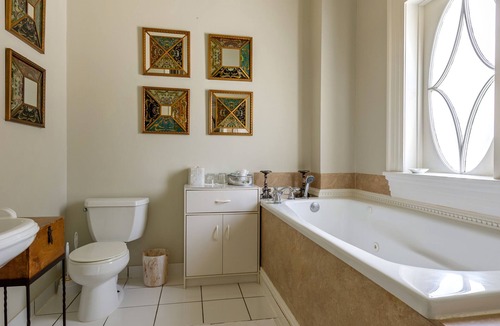 Hammond Bed & Breakfast | Historic Michabelle Inn