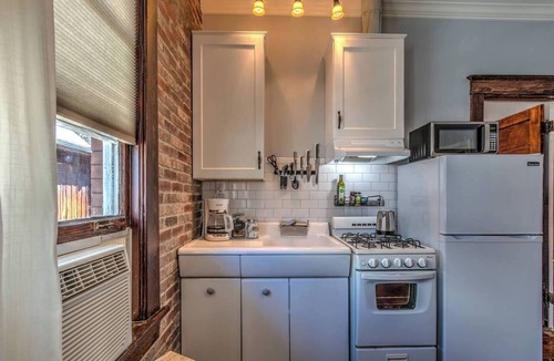 Midtown Apartment | Historic Midtown Getaway | Close to Beale