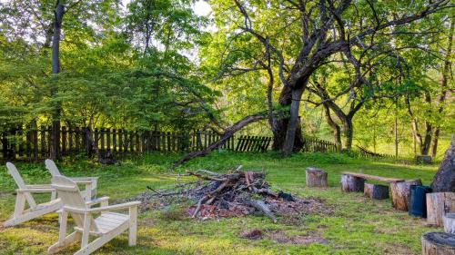 Town of Marbletown House | Historic Modern on Main by AvantStay