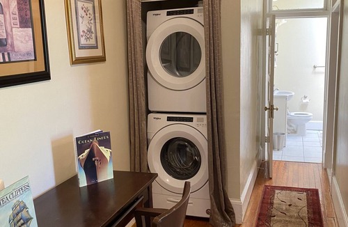 Portsmouth Apartment | Historic Olde Towne 2 Bedroom 1 Bath 1100sq ft Vacation Rental