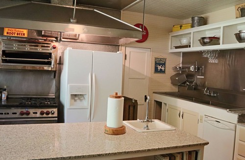 Downtown Klamath Falls Cabin | Historic Point Comfort Lodge on Upper Klamath Lake at Rocky Point