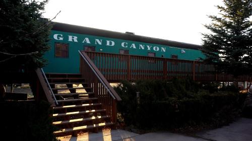 Williams Hotel | Historic Rail car on route 66