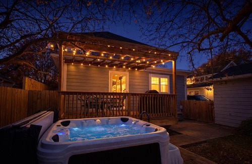Fremont House | Historic Retreat Walk to Downtown Hot Tub