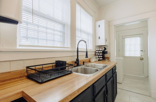 Crosstown House | Historic Revival Midtown Memphis Free Parking