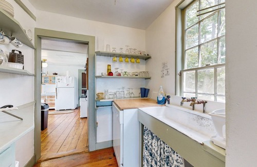 Trevett Cottage | Historic riverfront home with boathouse & private dock - dogs OK