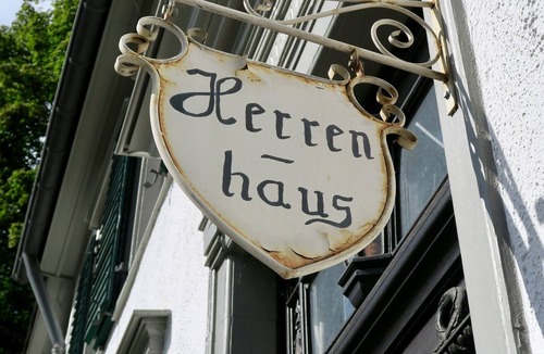 Hellenthal House | Historic school dormitory, top renovated, sauna, hot tub, billiards, foosball table