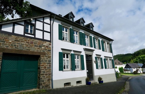 Hellenthal House | Historic school dormitory, top renovated, sauna, hot tub, billiards, foosball table