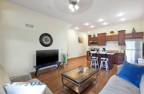 Shaw Apartment | Historic Shaw Getaway by MISSOURI BOTANICAL GARDENS, ZOO, Forest Park, The GROVE