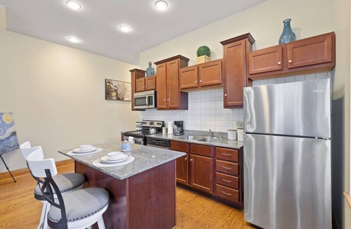 Shaw Apartment | Historic Shaw Getaway by MISSOURI BOTANICAL GARDENS, ZOO, Forest Park, The GROVE