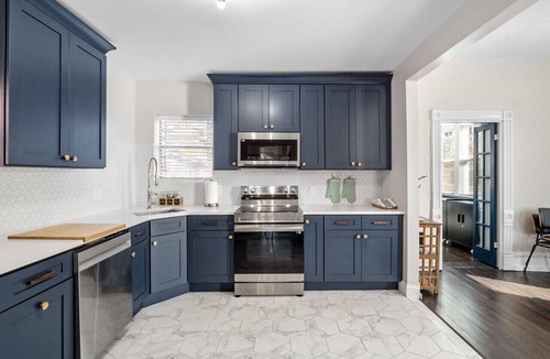 Shaw Apartment | Historic Shaw Home Sleeps 14 Near Zoo & Arch