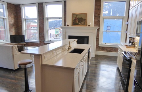 Silverton Apartment | Historic Silverton Downtown Loft
