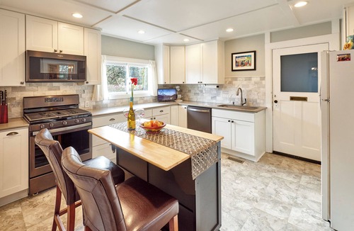 Silverton House | Historic Silverton Home 5 BR, 6 Bath. Ask about 6th & 7th bedroom add-ons.