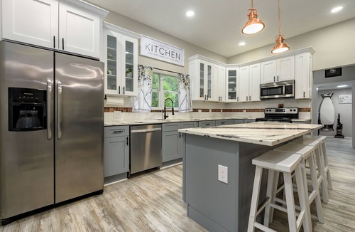 Winter Haven House | Historic, sleeps 10+, 5 Bedroom, huge yard, lake, fishing, parks, events
