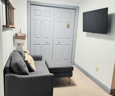Town of Concord Apartment | Historic Springville Train Depot Inn Hotel Apartment