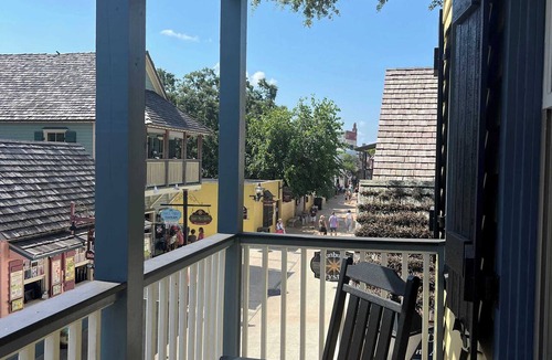 St. Augustine Historic District Apartment | Historic St. Augustine Balcony Suite with Parking