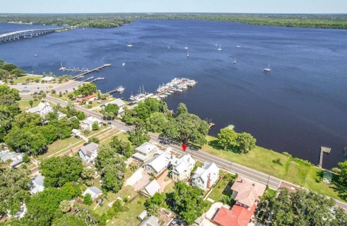 Palatka House | Historic St. Johns River Retreat | Dock, Boat Access & Pet Friendly