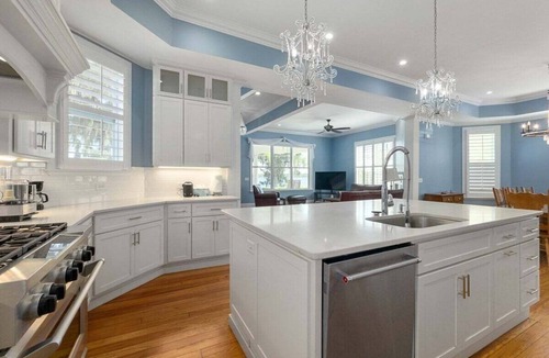 Palatka House | Historic St. Johns River Retreat | Dock, Boat Access & Pet Friendly