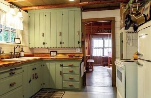 Brightwood Cabin | Historic Steiner log cabin on Mt Hood