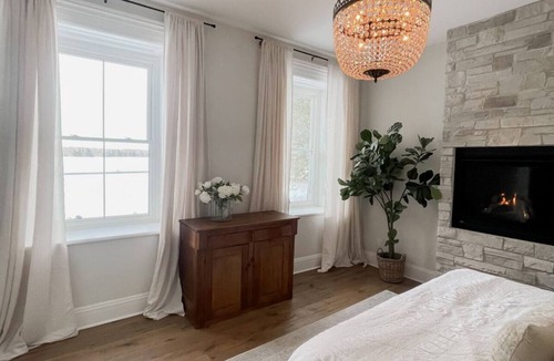 West Perth House | Historic Stonehouse with Hot tub & Fire Pit