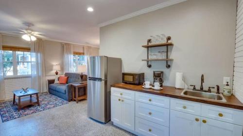 Thunderbolt House | Historic Studio & Pool Under Spanish Moss Oaks