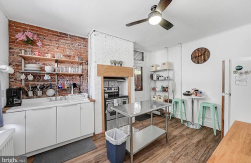 Pottsville House | Historic Townhouse near Yuengling