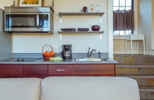 Greater South River City House | Historic Travis Heights Guesthouse - near SoCo