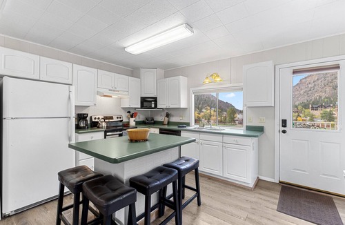 Ouray Condo | Historic Upper Level Condo | Steps from Hot Springs |Sleeps 8