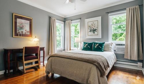 Austin House | Historic UT Tree House, Walk to Moody Center