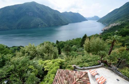 Castello Villa | Historic villa with magnificent lake views