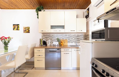 Split Villa | Historic Villa with Private Hot Tub & Garden